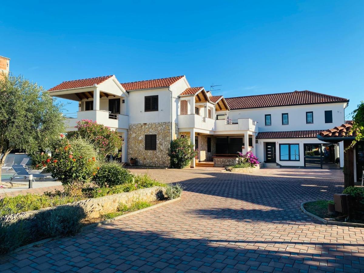 דראגה Apartmani Svemir מראה חיצוני תמונה
