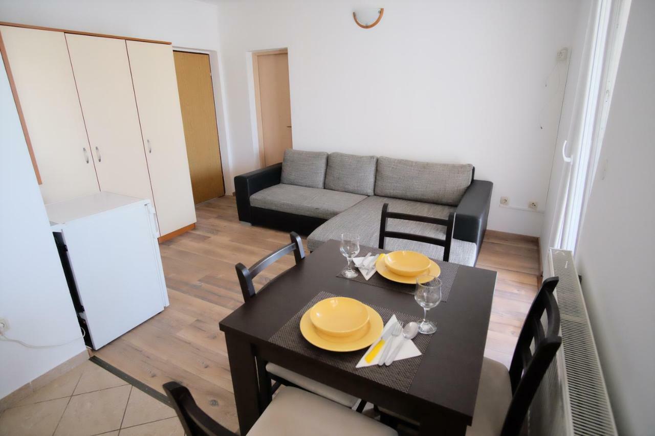 דראגה Apartmani Svemir מראה חיצוני תמונה
