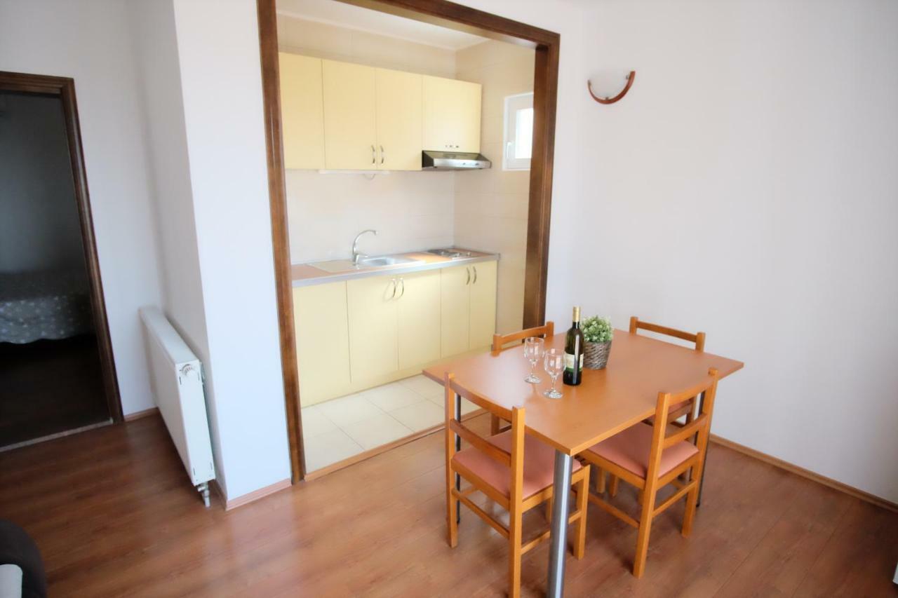 דראגה Apartmani Svemir מראה חיצוני תמונה