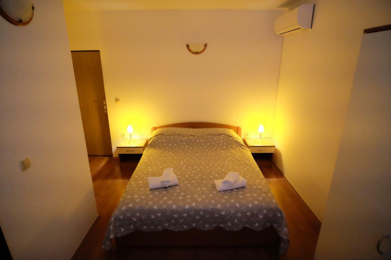 דראגה Apartmani Svemir מראה חיצוני תמונה