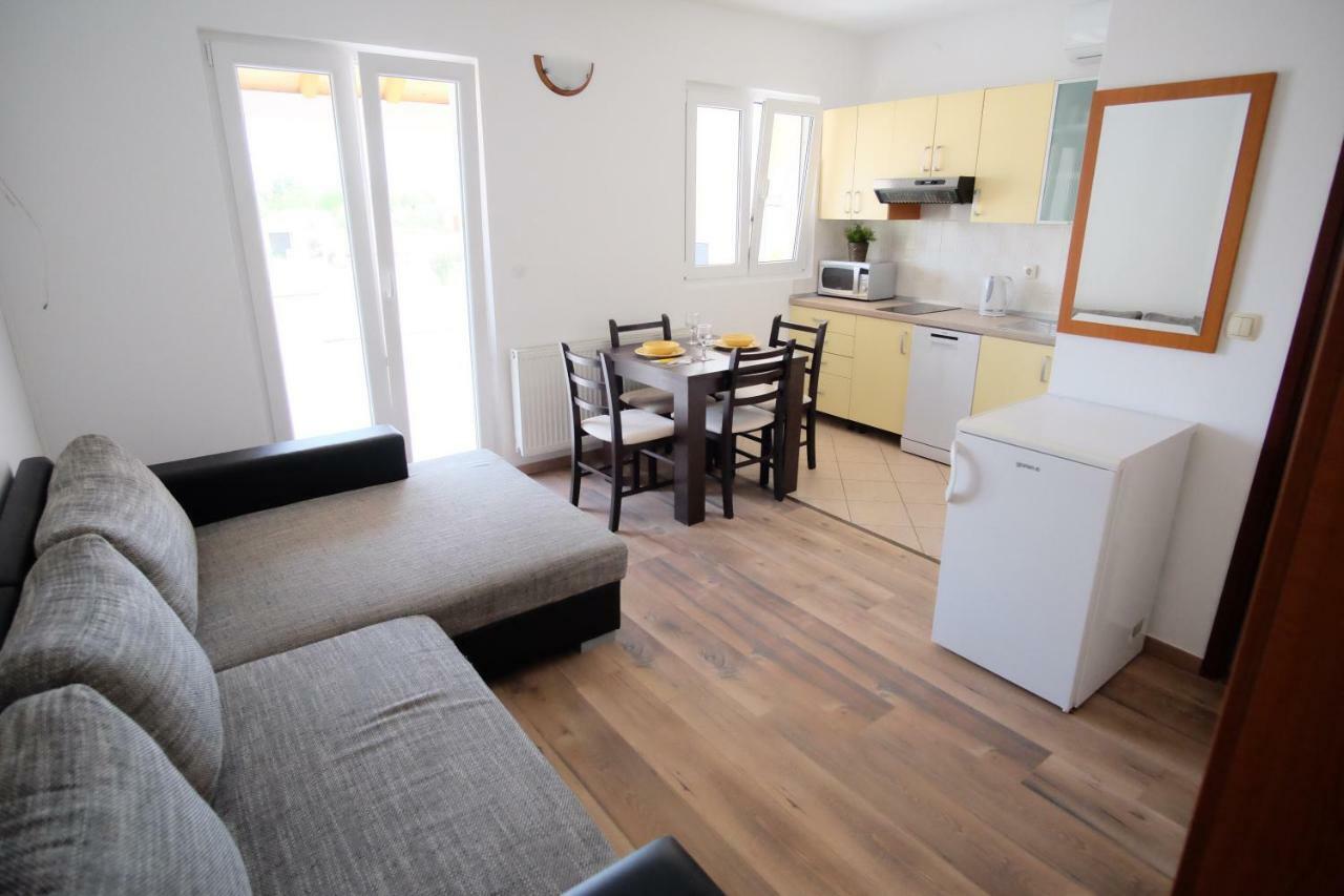 דראגה Apartmani Svemir מראה חיצוני תמונה