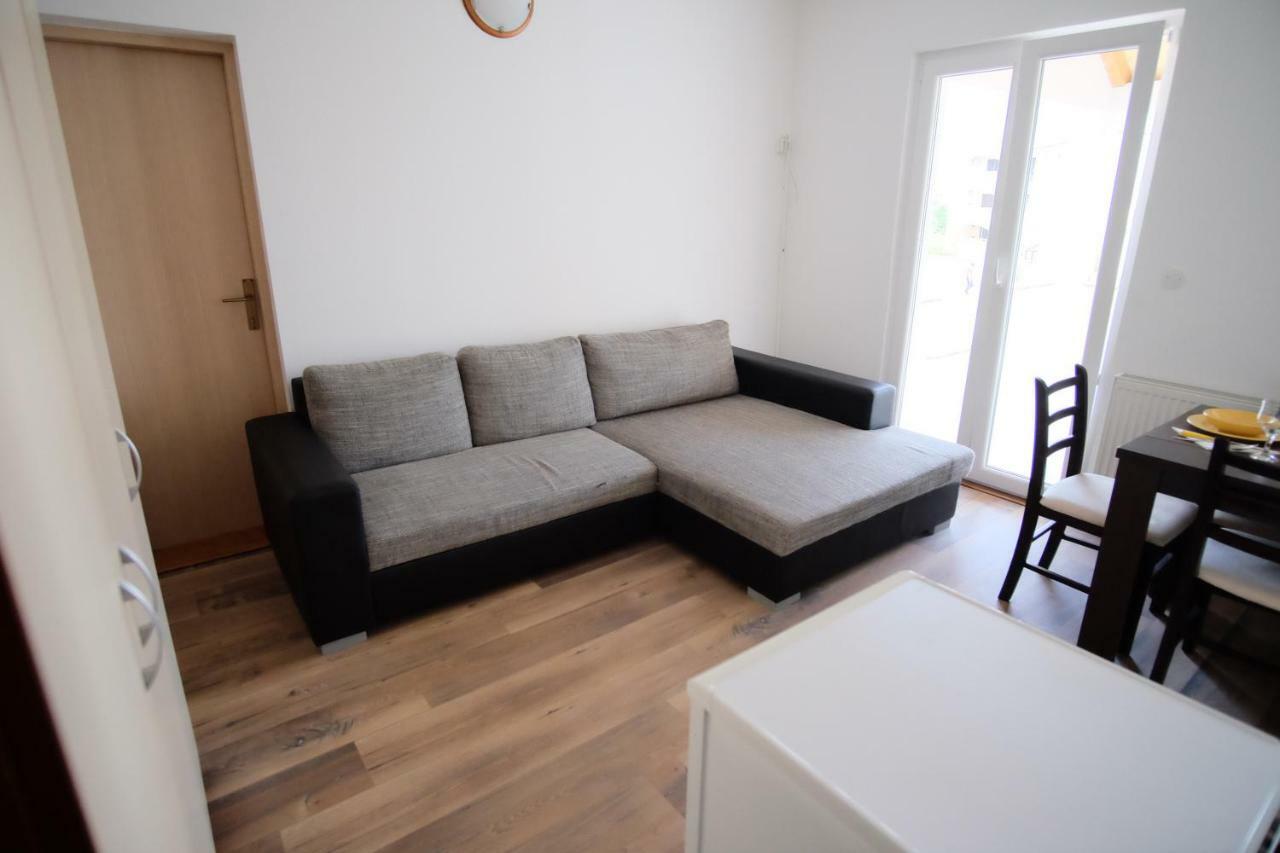 דראגה Apartmani Svemir מראה חיצוני תמונה