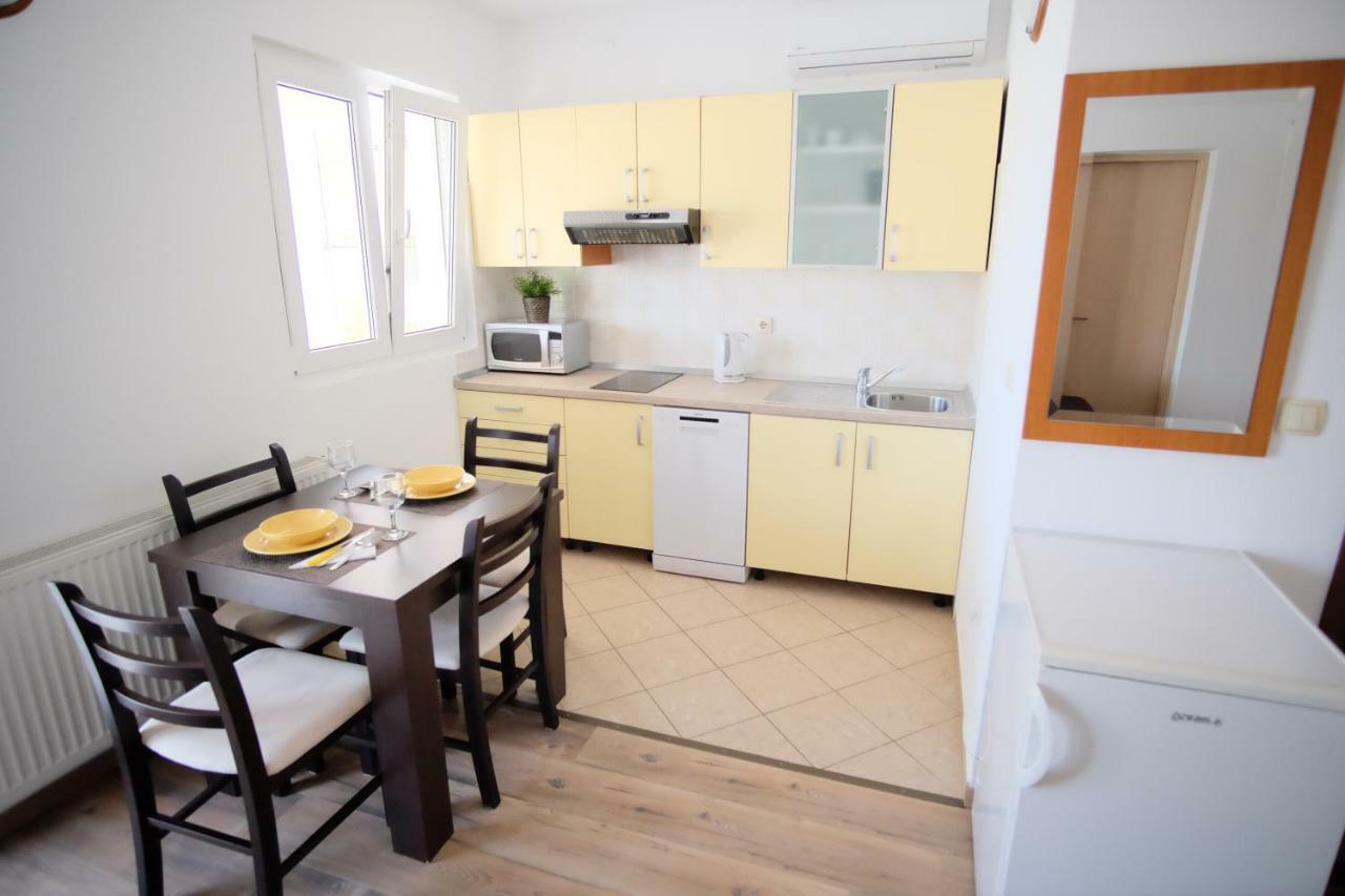 דראגה Apartmani Svemir מראה חיצוני תמונה